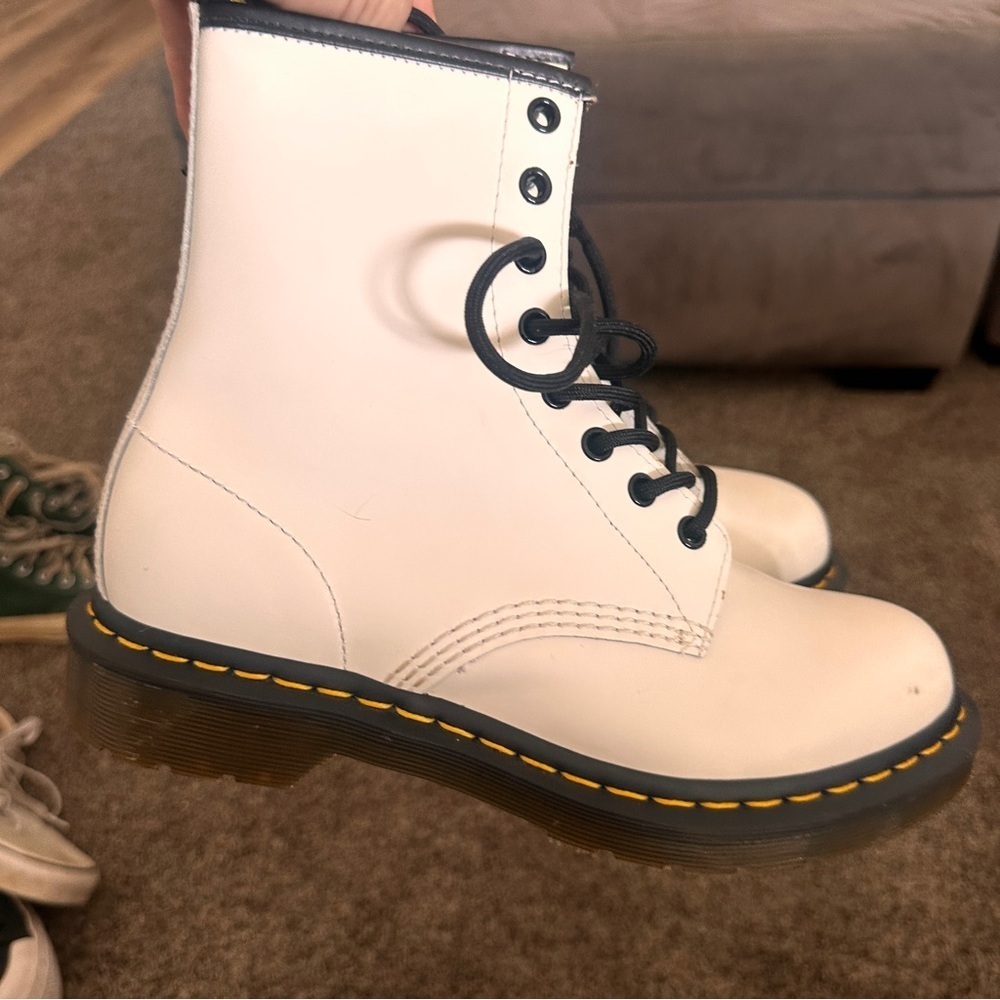 Dr. Martens Leather White Boots Black Laces Woman Sz 8 Yellow Stitching Classic - Picture 7 of 15